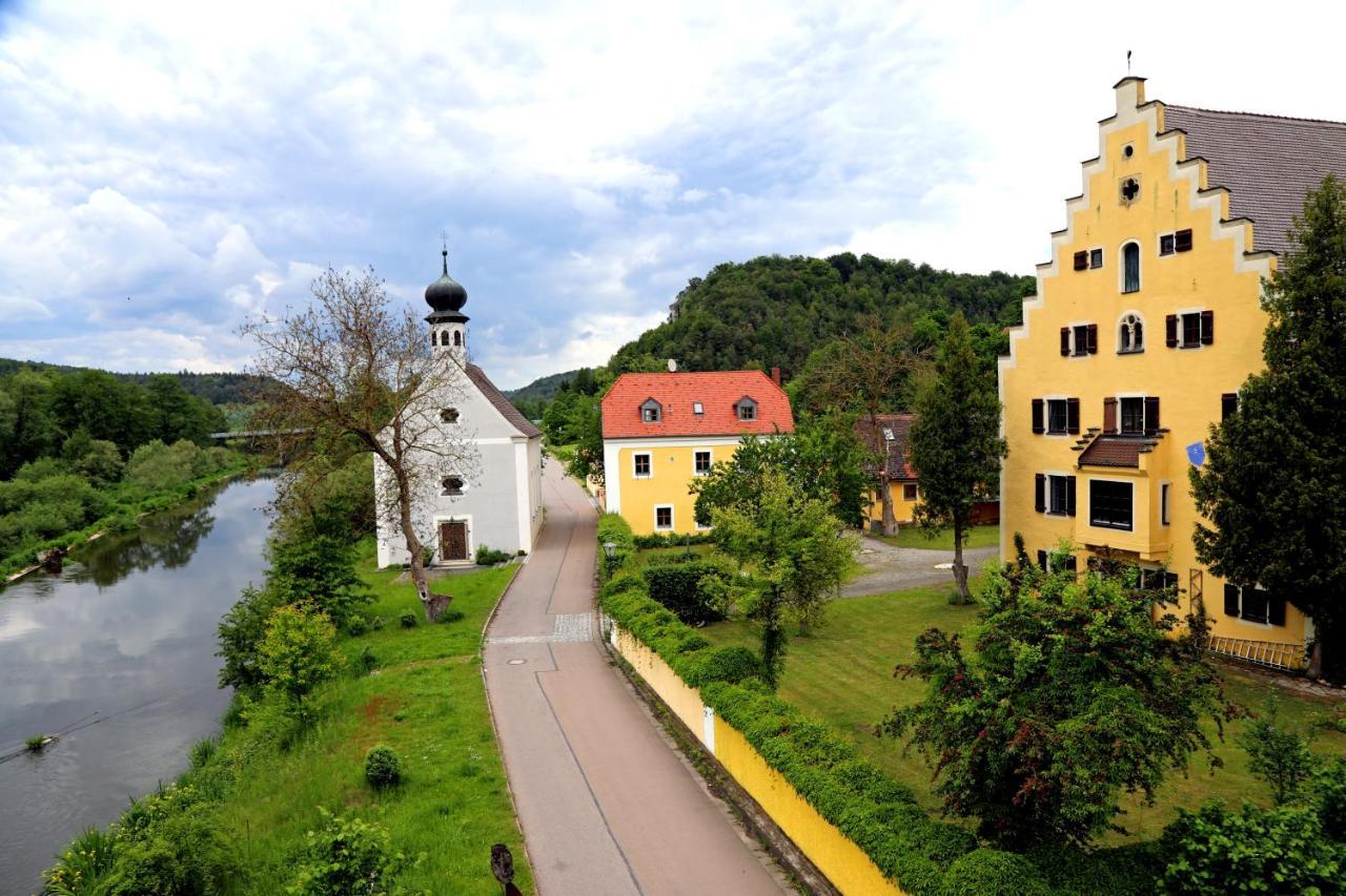 Hotel Schlossresidenz Heitzenhofen Duggendorf Exterior photo