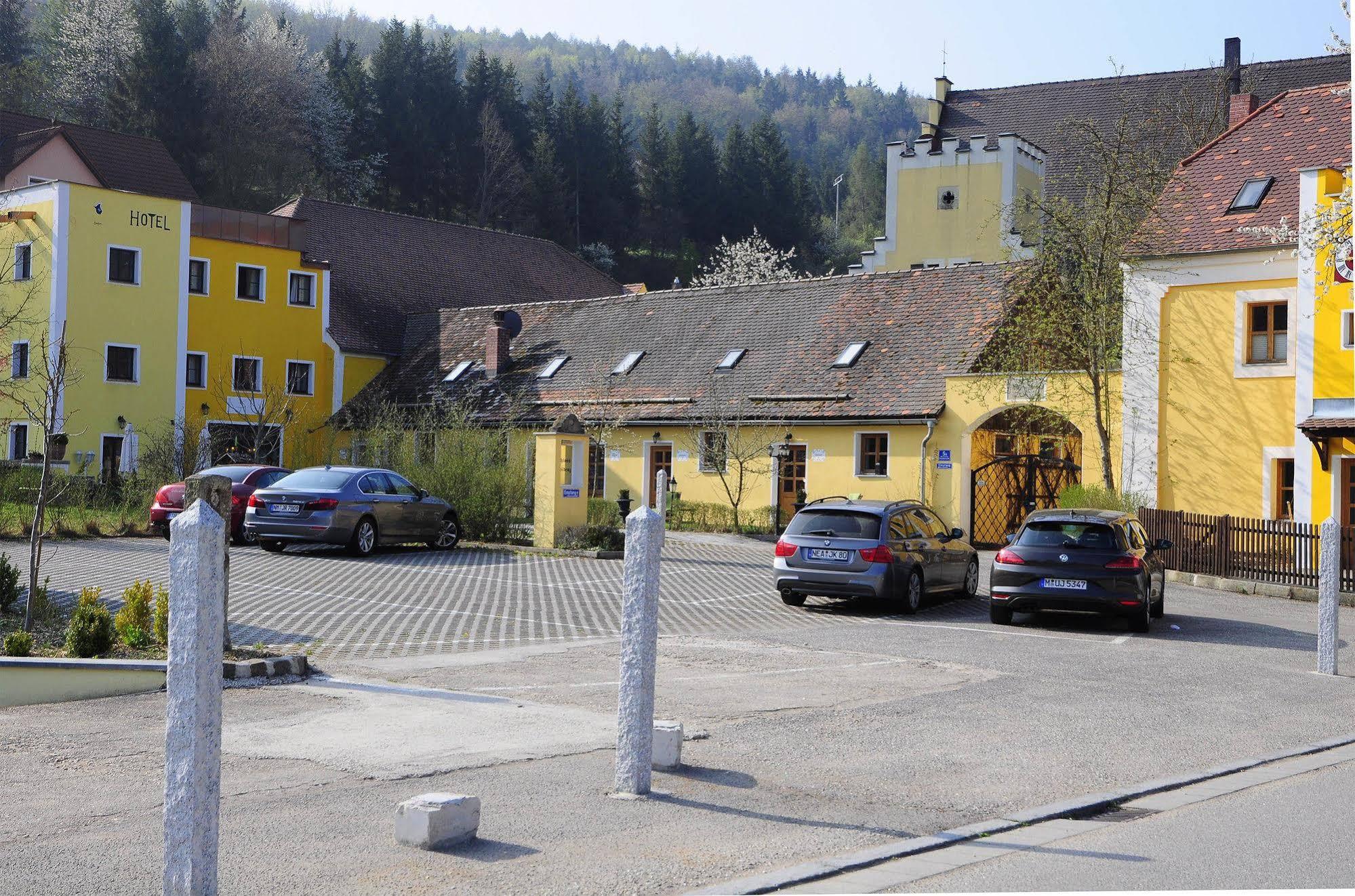 Hotel Schlossresidenz Heitzenhofen Duggendorf Exterior photo