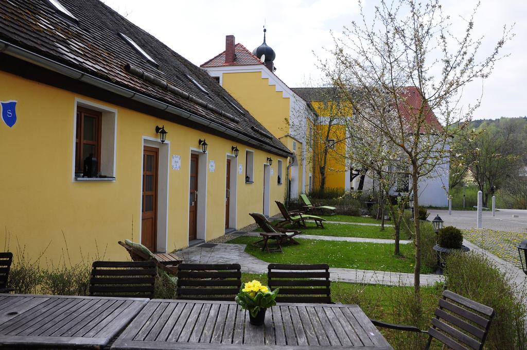 Hotel Schlossresidenz Heitzenhofen Duggendorf Exterior photo