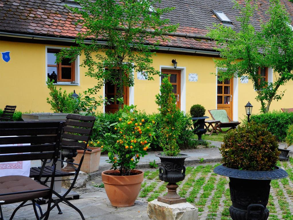 Hotel Schlossresidenz Heitzenhofen Duggendorf Exterior photo