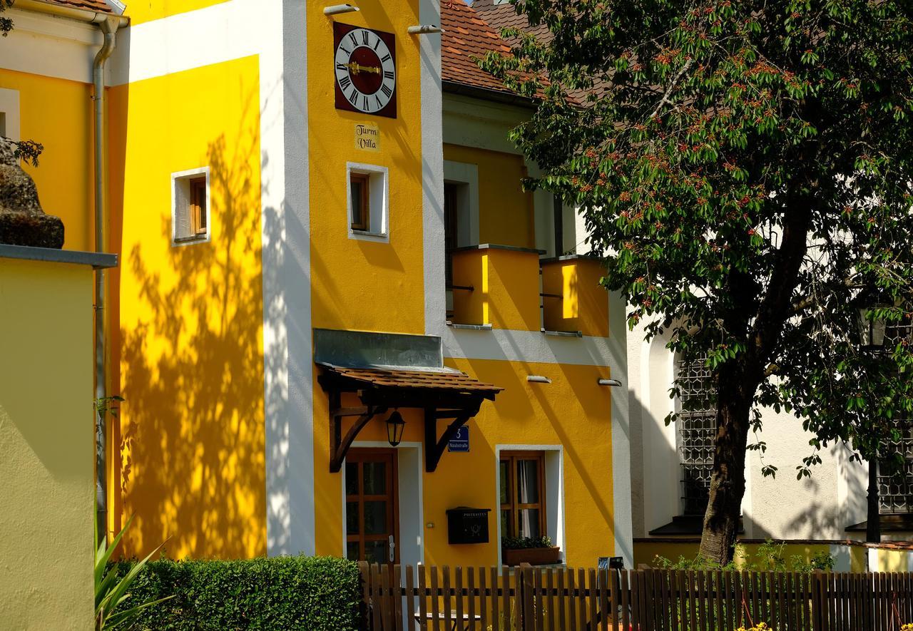 Hotel Schlossresidenz Heitzenhofen Duggendorf Exterior photo